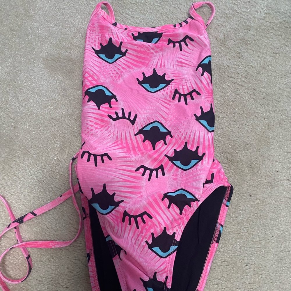 One piece joyln tie-back